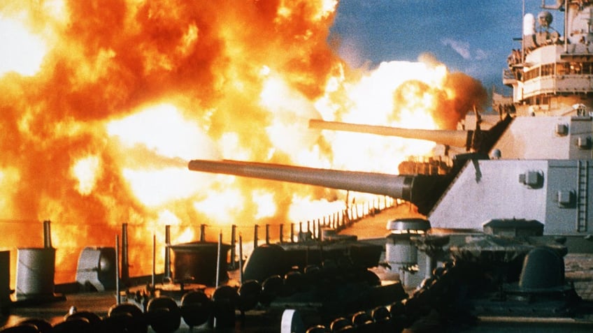 USS New Jersey firing