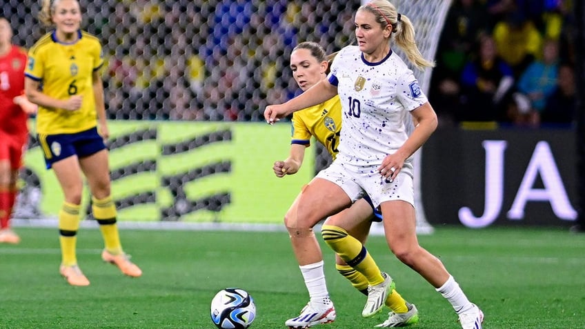 Lindsey Horan vs Sweden