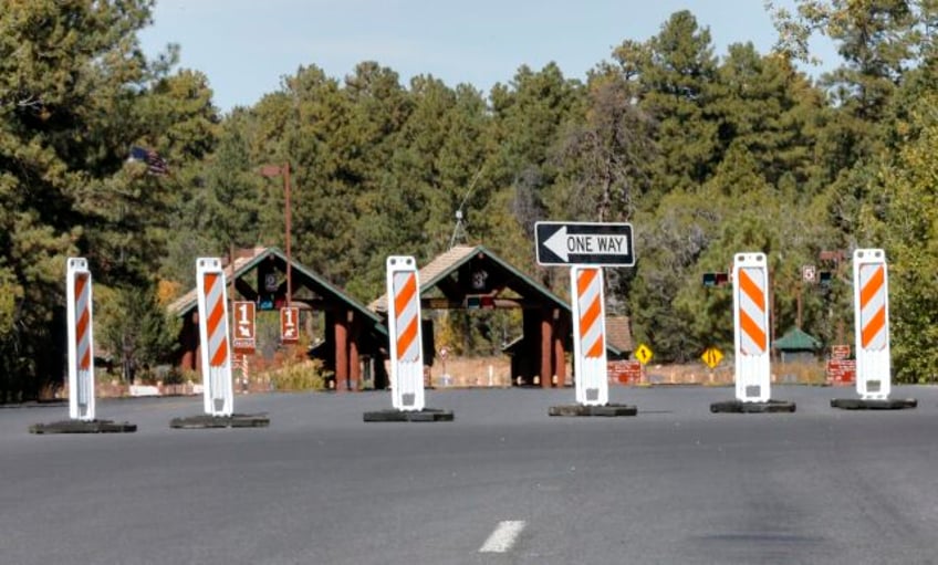 utah and arizona will pay to keep national parks open if federal government shutdown occurs