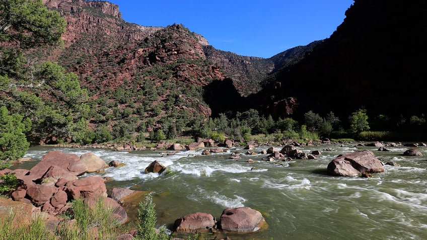 Hells Half Mile rapid Canyon of Lodore