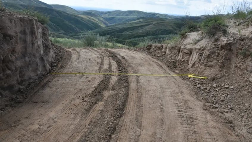 vandals busted open great wall to make shortcut creating irreversible damage