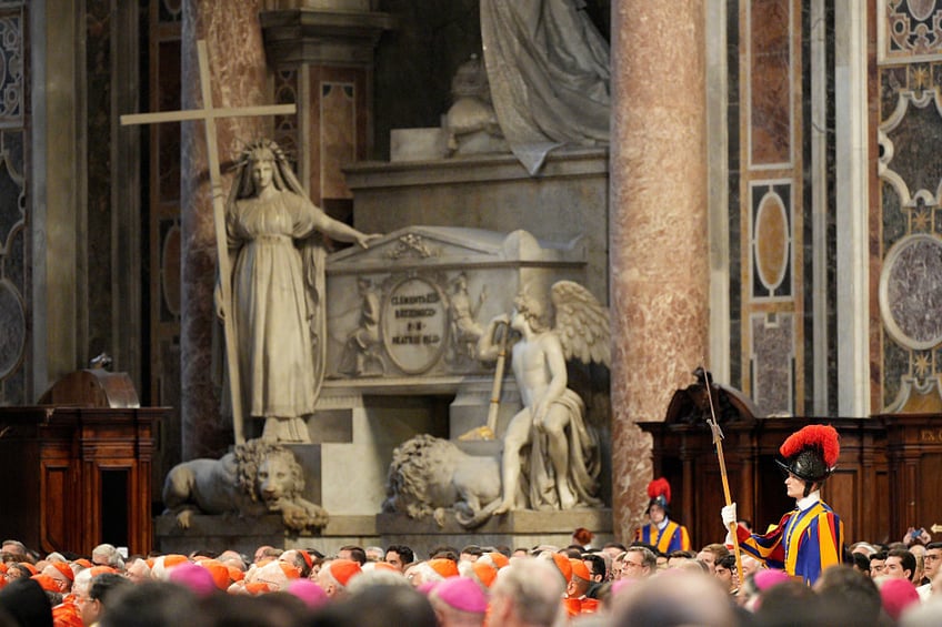 vatican live conclave to elect a new pope has begun