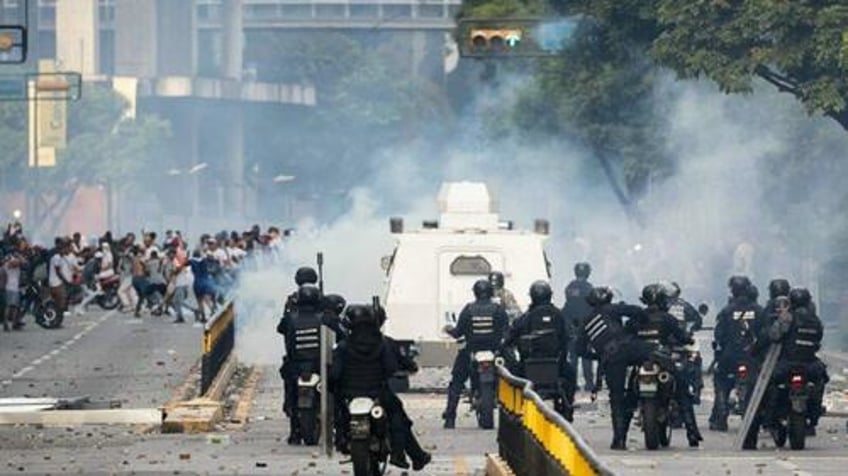 venezuela election protests spread as maduro claims us backed color revolution driving mayhem