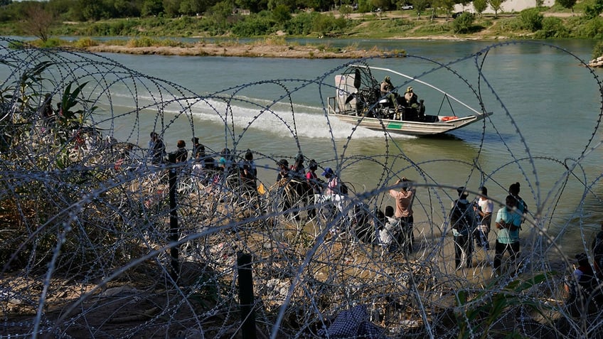 venezuelans top mexicans in us illegal border crossings for 1st time on record in september