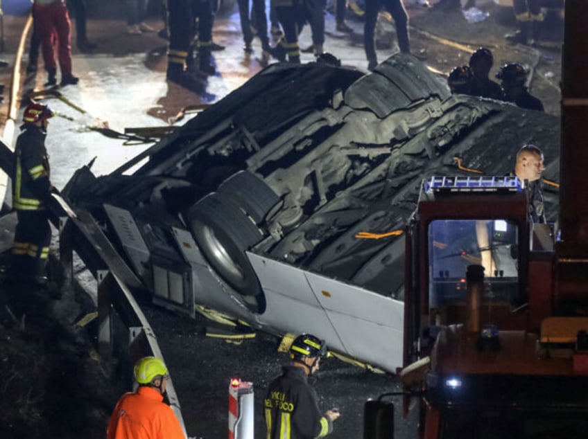 venice tragedy 21 killed after tourist electric bus crashes and burns