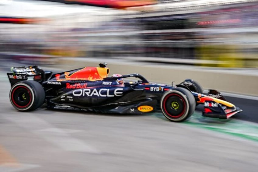 verstappen tops qatar gp practice in windy and hot conditions