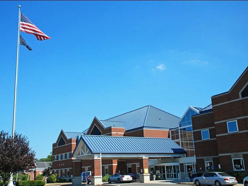 veteran commits suicide in parking lot of long island va