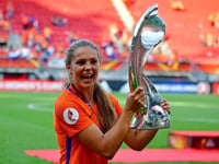 Veteran Dutch woman’s football star Martens says to retire