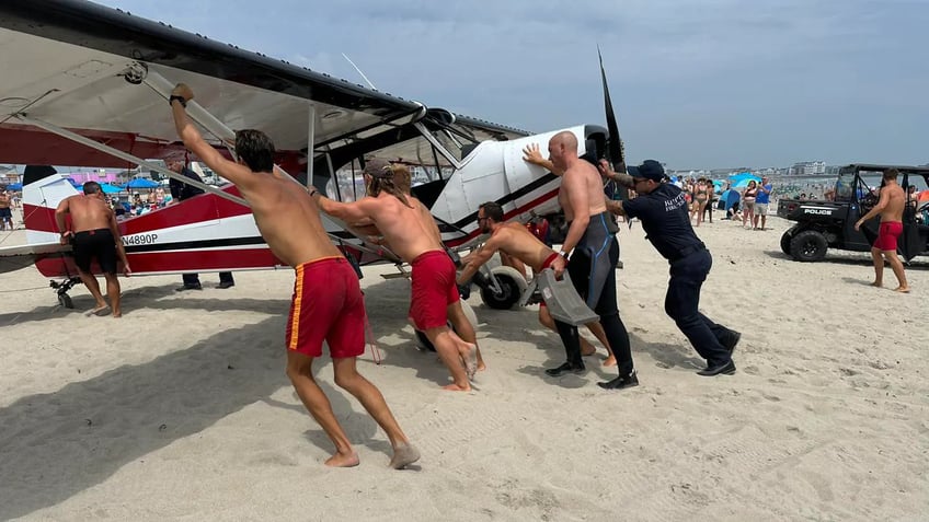 video captures plane crash landing at new hampshire beach