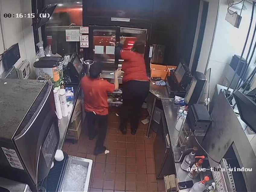 video jack in the box employee allegedly shoots at customer over curly fries