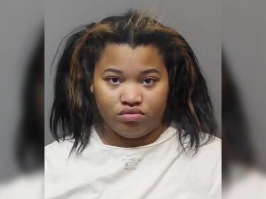 video mom knocks out michigan kroger employee in front of baby after benefits card declined