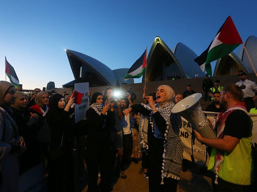 video muslims chant gas the jews in sydney australia