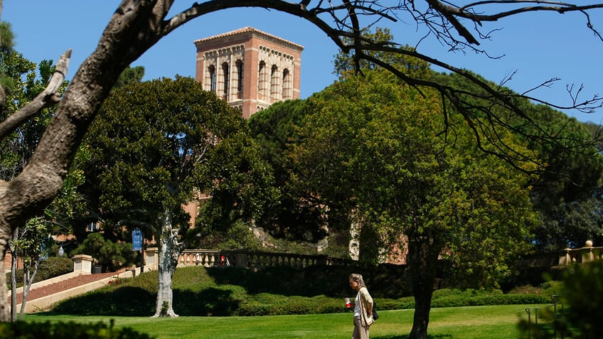 Photo of UCLA campus of students walking on the grounds