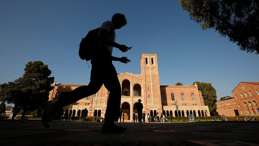 video shows anti israel protesters block jewish student from getting to class ucla responds