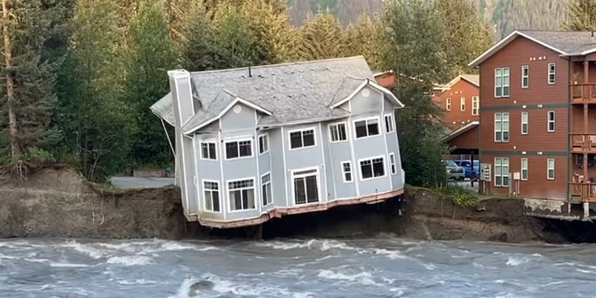 video shows house in juneau alaska collapsing into flooded mendenhall river