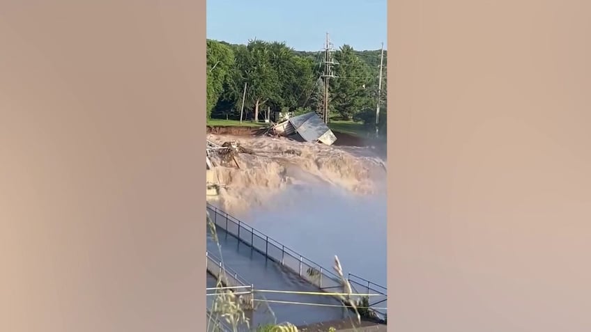 Water rushing around the Rapidan Dam