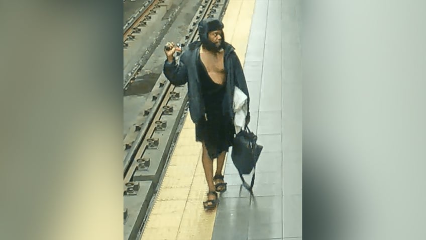 video shows moments before dress wearing man attacks 2 at seattle light rail station unprovoked