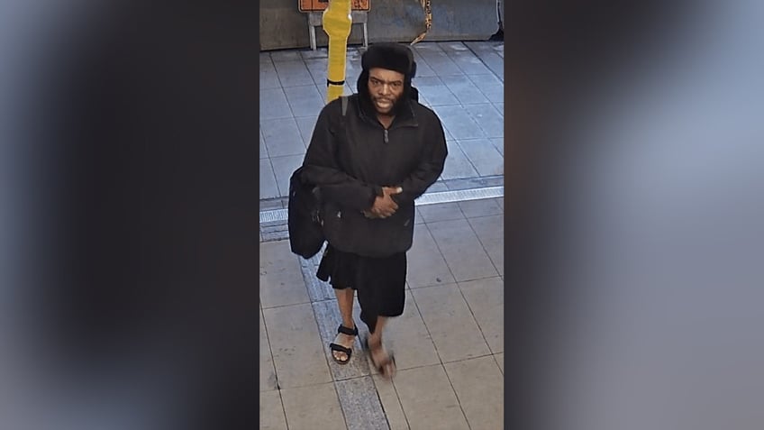 video shows moments before dress wearing man attacks 2 at seattle light rail station unprovoked