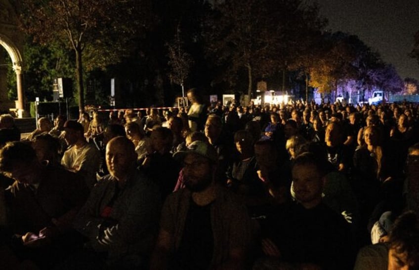 Revellers turned out to celebrate the 150th anniversary of Vienna's Central Cemetery with