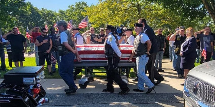 vietnam veteran would have been laid to rest alone but american legion brothers wouldnt let that happen