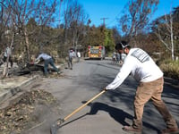 Vigilante fire clean-up launched by local Los Angeles contractor