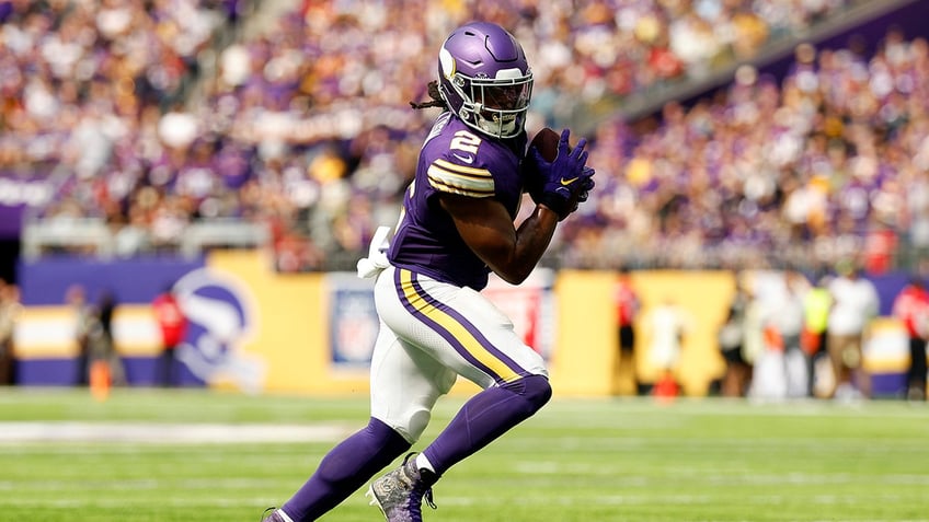 vikings alexander mattison shares racist direct messages sent to him after loss to eagles this is not ok