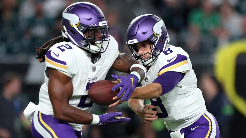 vikings alexander mattison shares racist direct messages sent to him after loss to eagles this is not ok