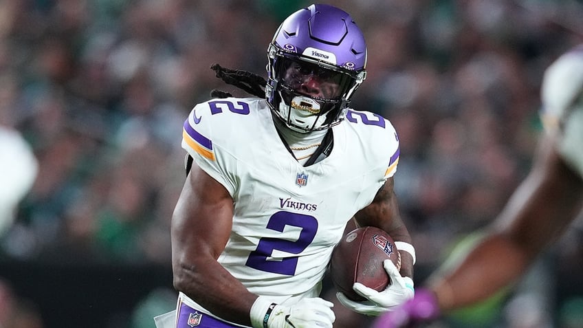 vikings alexander mattison shares racist direct messages sent to him after loss to eagles this is not ok