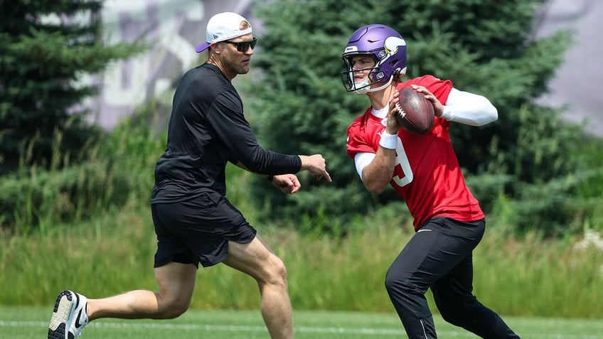 J.J. McCarthy practice drill