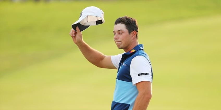 viktor hovland secures pga tours fedex cup after winning tour championship by 5 strokes
