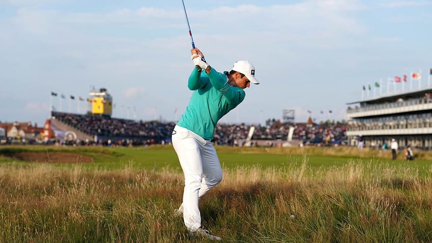 viktor hovlands swing interrupted after bird relieves itself on him during british open i just got s on