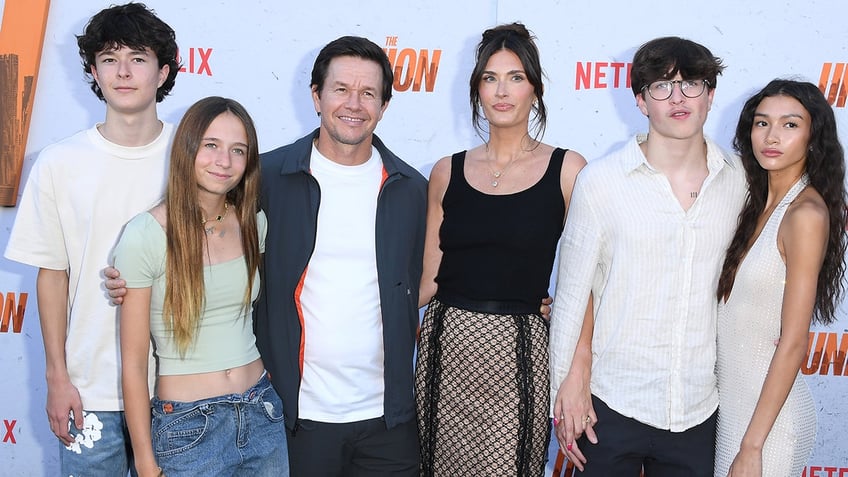 Mark Wahlberg walked the carpet at the premiere of "The Mission" with his wife and kids.