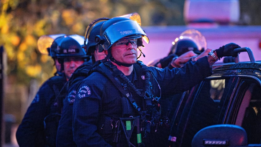 LAPD in riot gear on USC campus