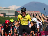 Visma’s Kooij wins Giro stage on Napoli seafront
