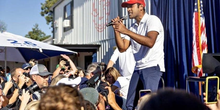 vivek ramaswamy raps eminems lose yourself at iowa state fair