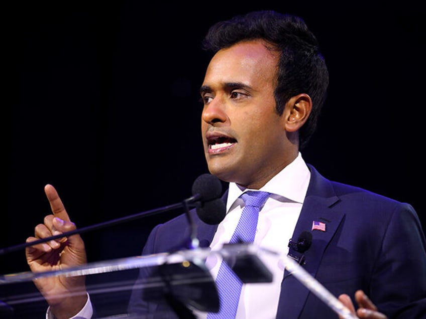 Vivek Ramaswamy speaking with attendees at the 2024 Young Americans for Liberty National C