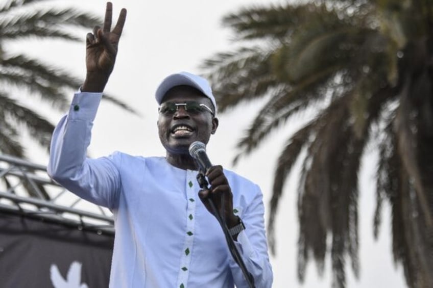 vote clears senegal opposition figures for presidential run