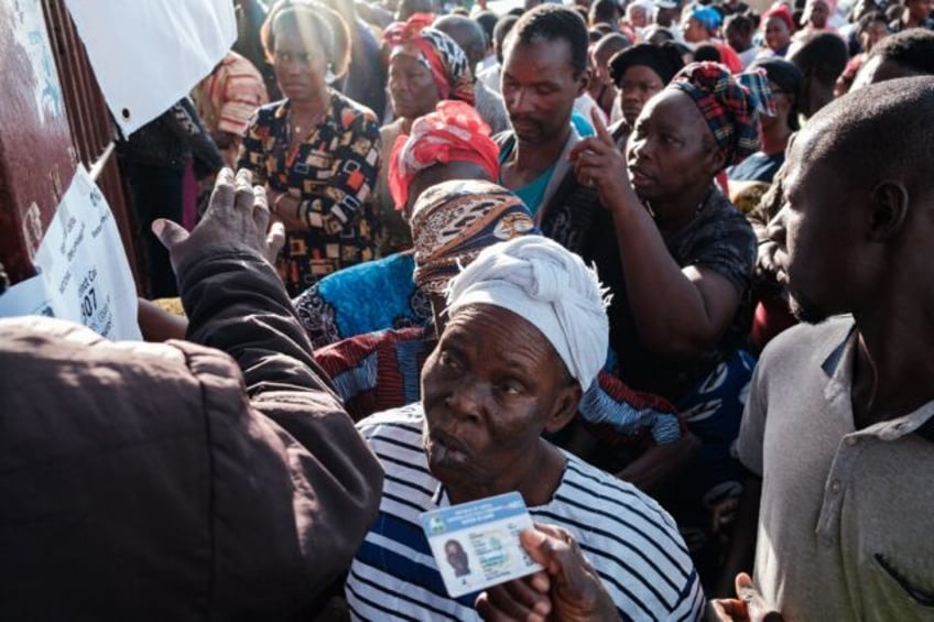 vote counting under way in liberia a day after elections