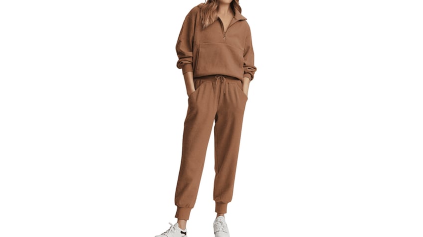 Stay cozy in a two-piece sweatsuit.