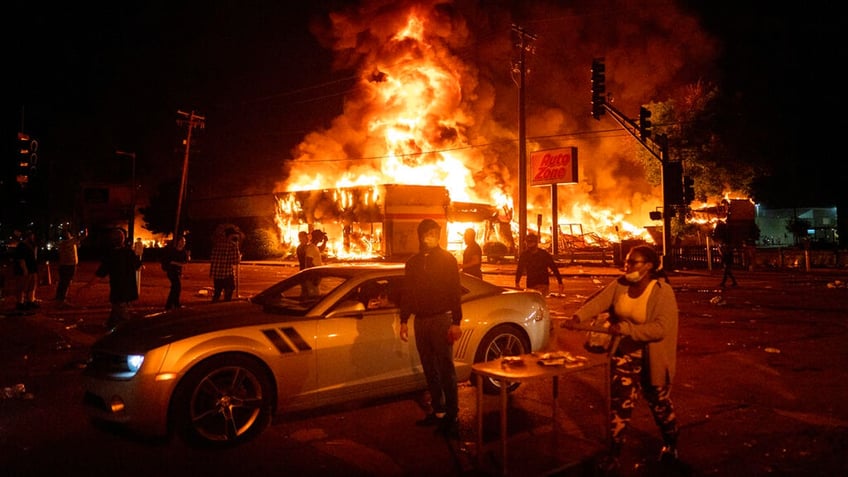 AutoZone up in huge flames in Minneapolis riot fire