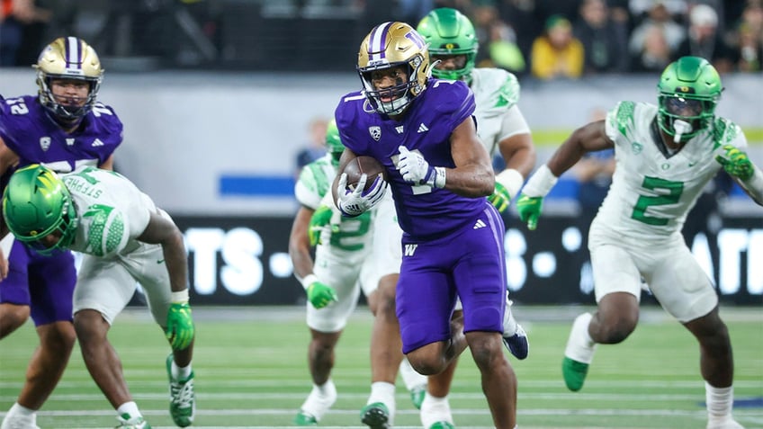 Dillon Johnson rushes against Oregon