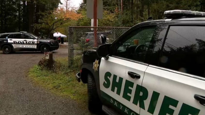 sheriffs vehicles a scene