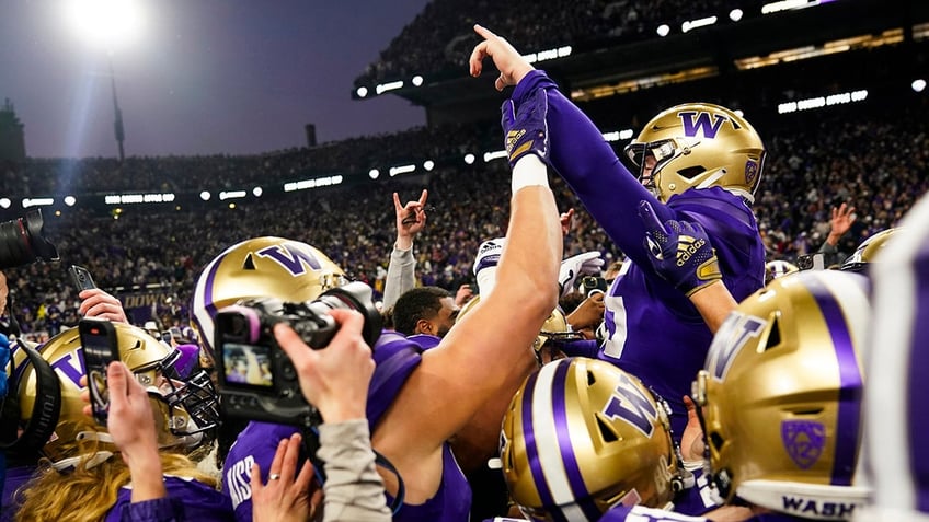 washington surprises kicker with scholarship after game winning field goal