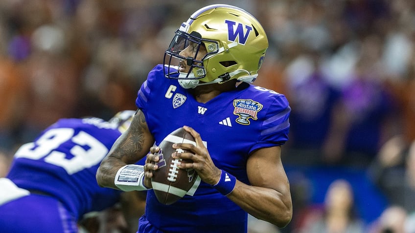 Michael Penix Jr lines up to throw