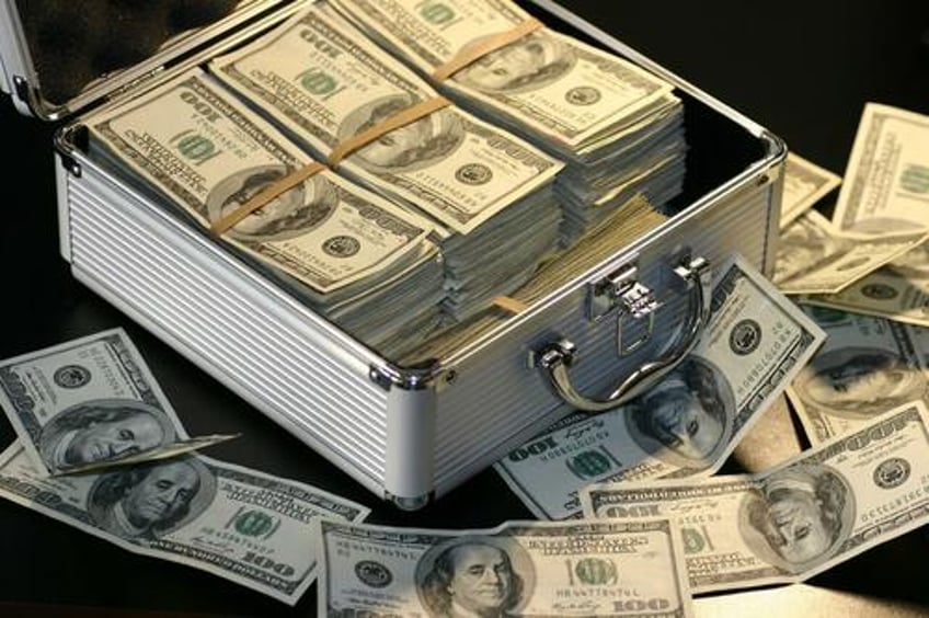 waste of the day houston superintendent gets bonus after d grade