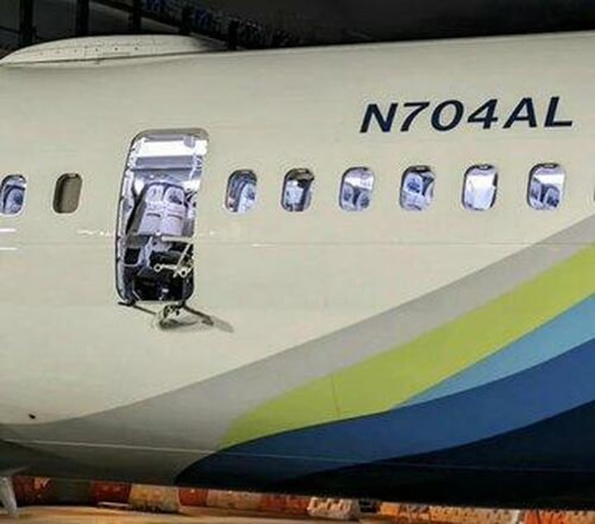 watch alaska airlines 737 max jets emergency door rips off mid flight over portland 
