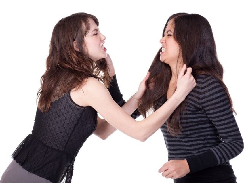 Catfight_women fighting