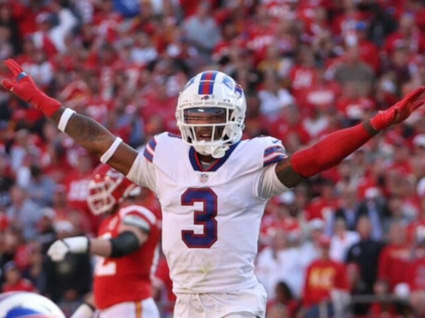 watch damar hamlin makes falling interception during bills practice