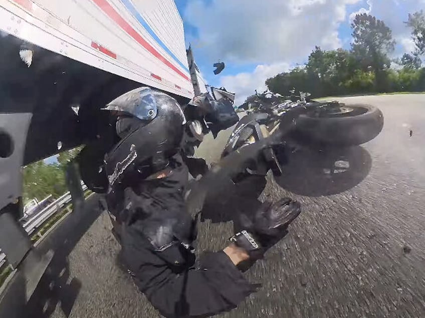 watch daredevil motorcyclist lucky to be alive after 140 mph crash