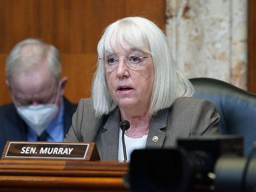 watch democrat patty murray urges befuddled dianne feinstein to say aye during appropriations vote